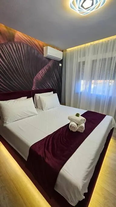 City Center Apartment Tirana 0*,